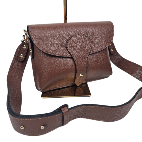 Vera Pelle mała brązowa torebka listonoszka skórzana karmelowa czekoladowa instagramka włoska torebka crossbody saszetka skóra naturalna licowa