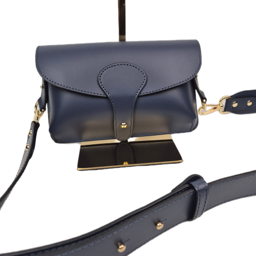 Mała skórzana licowa granatowa listonoszka saszetka crossbody 1.png