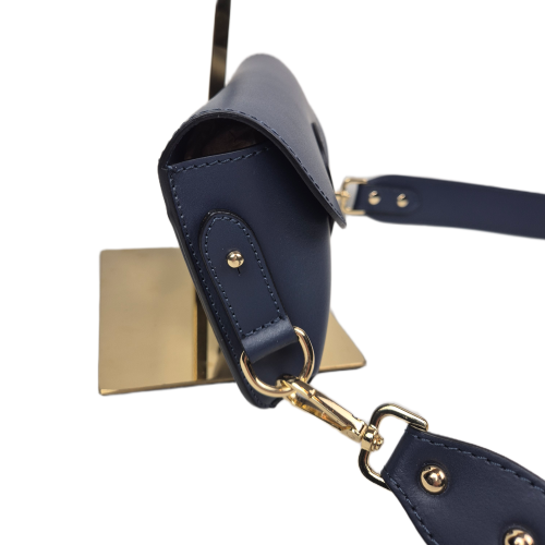 Mała skórzana licowa granatowa listonoszka saszetka crossbody 3.png