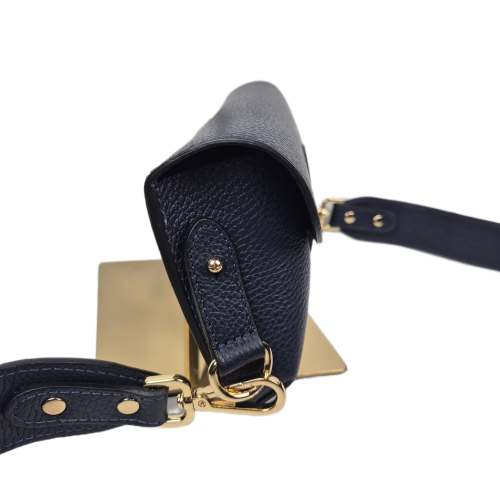 Vera Pelle mała torebka listonoszka skórzana granatowa niebieska instagramka włoska torebka crossbody saszetka skóra naturalna licowa