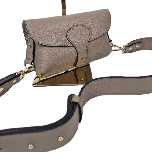 Vera Pelle mała torebka listonoszka skórzana beżowa taupe instagramka włoska torebka crossbody saszetka skóra naturalna licowa