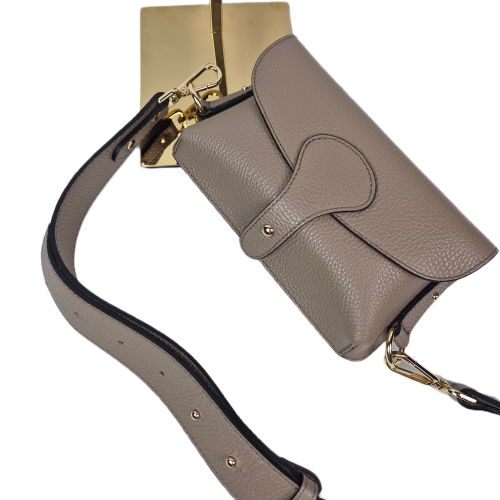 Vera Pelle mała torebka listonoszka skórzana beżowa taupe instagramka włoska torebka crossbody saszetka skóra naturalna licowa