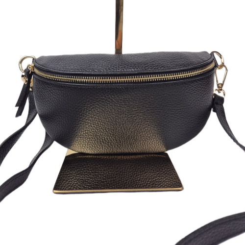 Mała licowa skórzana nerka listonoszka crossbody czarna 2.png