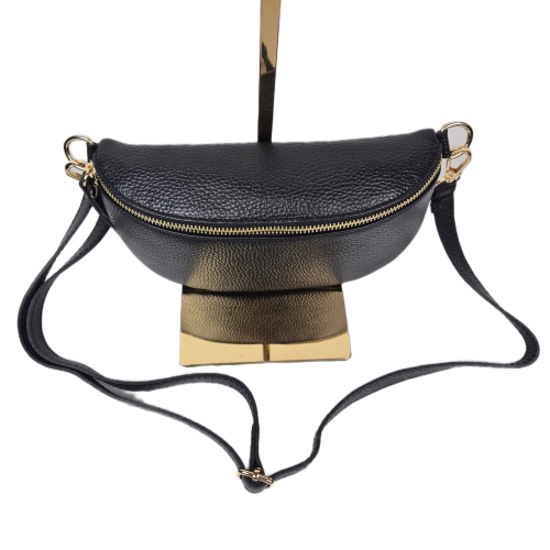 Mała licowa skórzana nerka listonoszka crossbody czarna 6.png