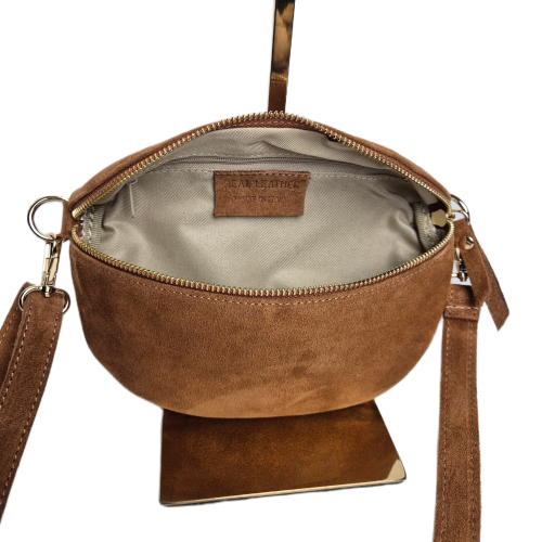 Mała brązowa cynamonowa nerka zamszowa skórzana skóra naturalna crossbody z paskiem brązowa idealna na codzień pojemna włoska