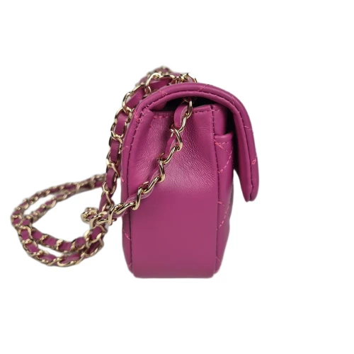 Laura Biaggi mała torebka listonoszka pikowana skórzana z łańcuszkiem elegancka crossbody różowa fuksja skóra naturalna licowa