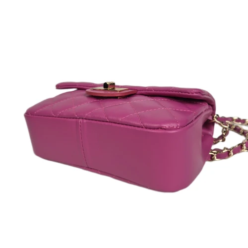 Laura Biaggi mała torebka listonoszka pikowana skórzana z łańcuszkiem elegancka crossbody różowa fuksja skóra naturalna licowa