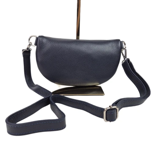 Mała skórzana nerka listonoszka skóra naturalna licowa crossbody z paskiem włoska srebrne okucia granatowa
