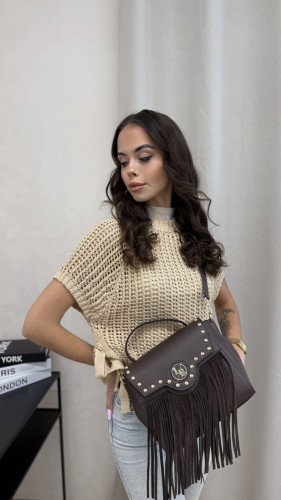 Laura Biaggi mała czarna torebka damska ekoskóra skóra ekologiczna z frędzlami crossbody na ramię