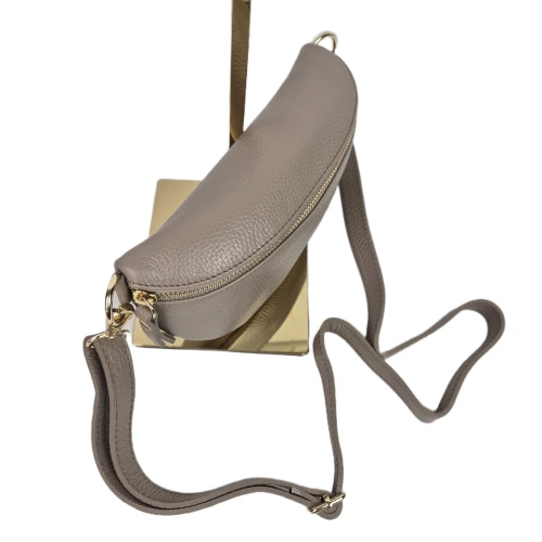 Mała skórzana nerka listonoszka skóra naturalna licowa crossbody z paskiem włoska taupe