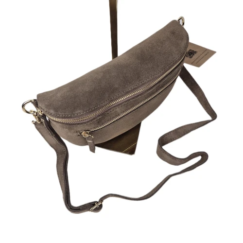 Mała nerka saszetka listonoszka skórzana zamszowa skóra naturalna zamszowa brązowa fango pojemna z paskiem crossbody na codzień