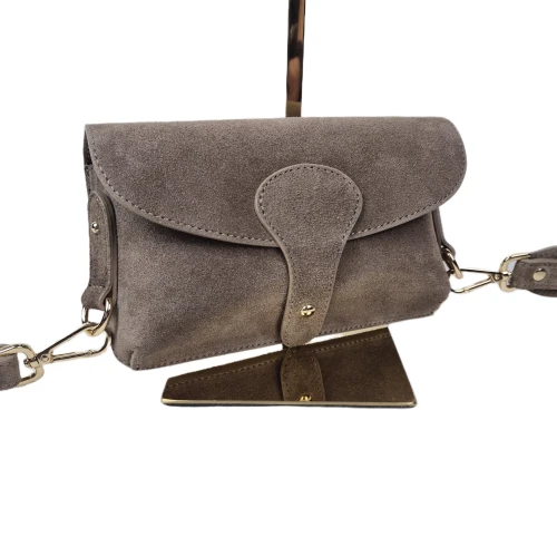 Vera Pelle mała skórzana saszetka torebka listonoszka zamszowa skóra naturalna zamszowa brązowa taupe crossbody
