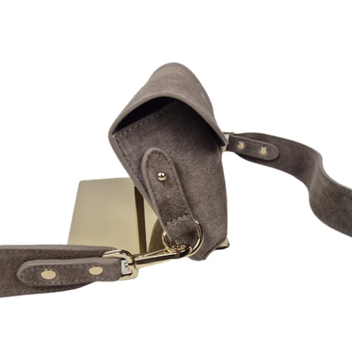 Vera Pelle mała skórzana saszetka torebka listonoszka zamszowa skóra naturalna zamszowa brązowa taupe crossbody