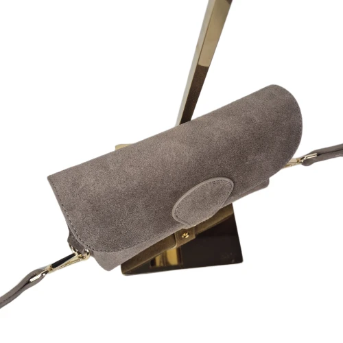 Vera Pelle mała skórzana saszetka torebka listonoszka zamszowa skóra naturalna zamszowa brązowa taupe crossbody