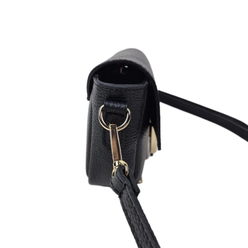 Laura Biaggi mała czarna torebka skórzana listonoszka skóra naturalna licowa z klamrą z paskiem włoska elegancka crossbody