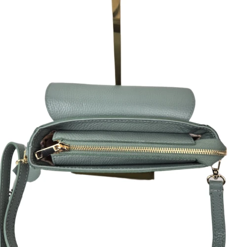 Laura Biaggi mała zielona miętowa torebka skórzana listonoszka skóra naturalna licowa z klamrą z paskiem włoska elegancka crossbody