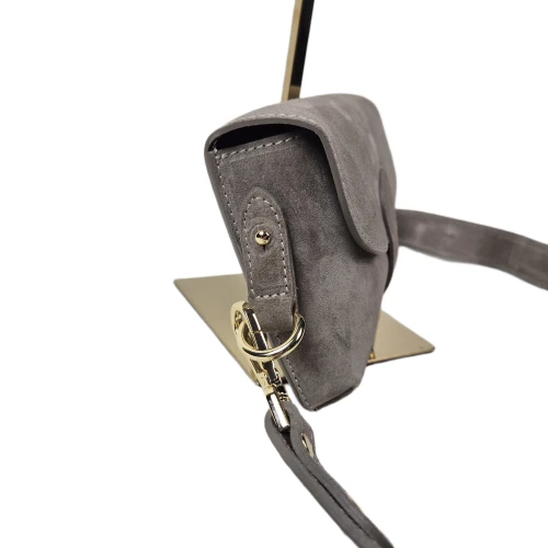 Vera Pelle mała skórzana torebka listonoszka skóra naturalna zamszowa szaro beżowa fango włoska pojemna z paskiem crossbody