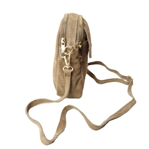 Laura Biaggi mała zamszowa torebka damska skórzana skóra naturalna włoska pojemna na codzień casual crossbody z paskiem brązowa beżowa mocha mokka