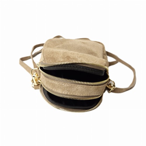 Laura Biaggi mała zamszowa torebka damska skórzana skóra naturalna włoska pojemna na codzień casual crossbody z paskiem brązowa beżowa mocha mokka